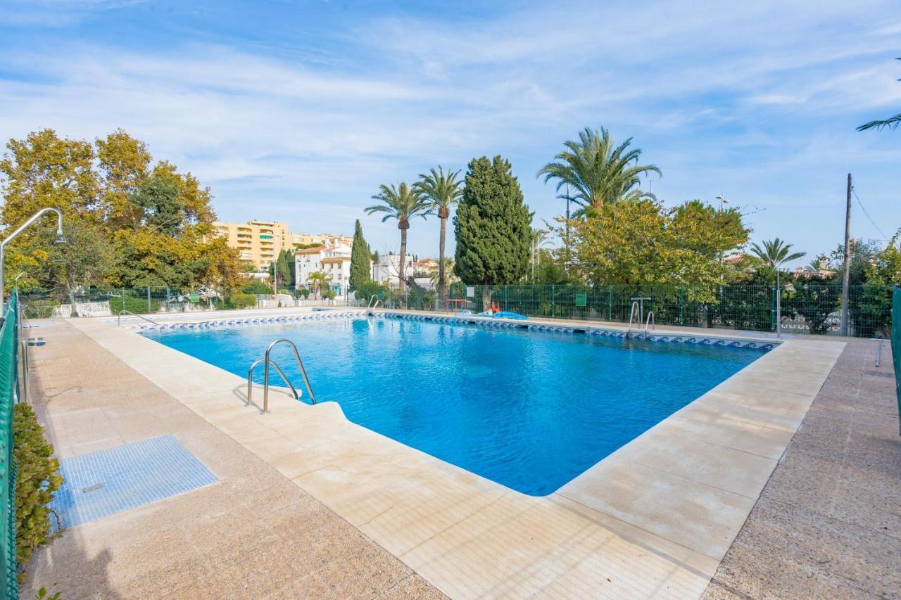 Holiday Rentals Piscina, Playa Parking A 5 Min Caminando Del Puerto De بينالماذينا المظهر الخارجي الصورة