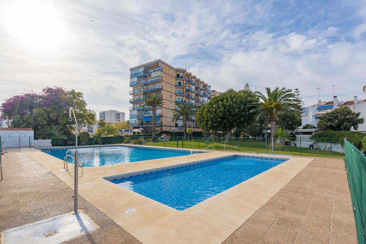 Holiday Rentals Piscina, Playa Parking A 5 Min Caminando Del Puerto De بينالماذينا المظهر الخارجي الصورة