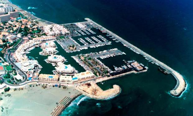 Holiday Rentals Piscina, Playa Parking A 5 Min Caminando Del Puerto De بينالماذينا المظهر الخارجي الصورة