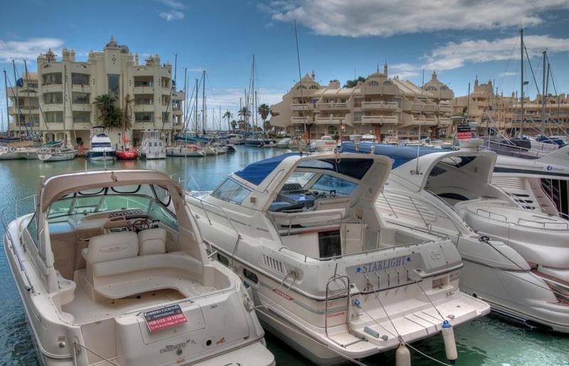 Holiday Rentals Piscina, Playa Parking A 5 Min Caminando Del Puerto De بينالماذينا المظهر الخارجي الصورة
