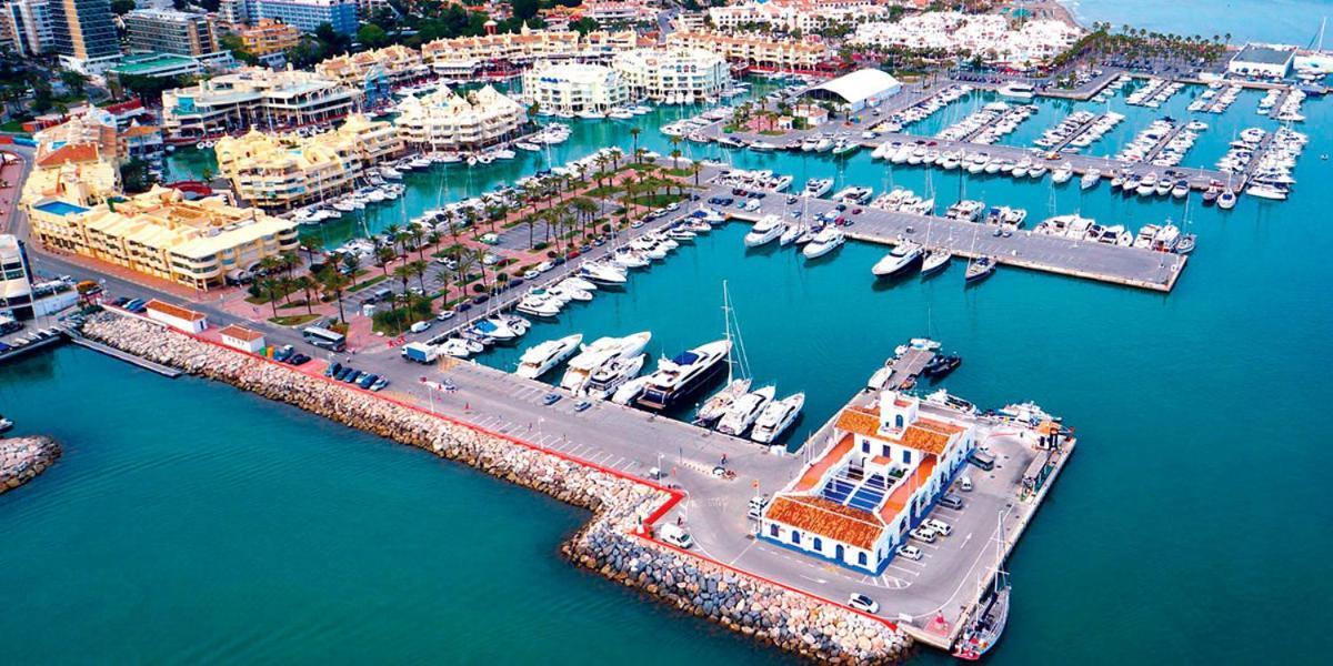 Holiday Rentals Piscina, Playa Parking A 5 Min Caminando Del Puerto De بينالماذينا المظهر الخارجي الصورة